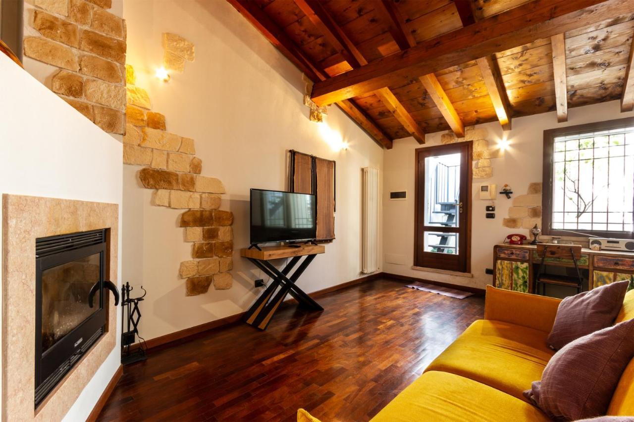 La Terrazza Apartment - Smart Holiday Мантова Екстериор снимка